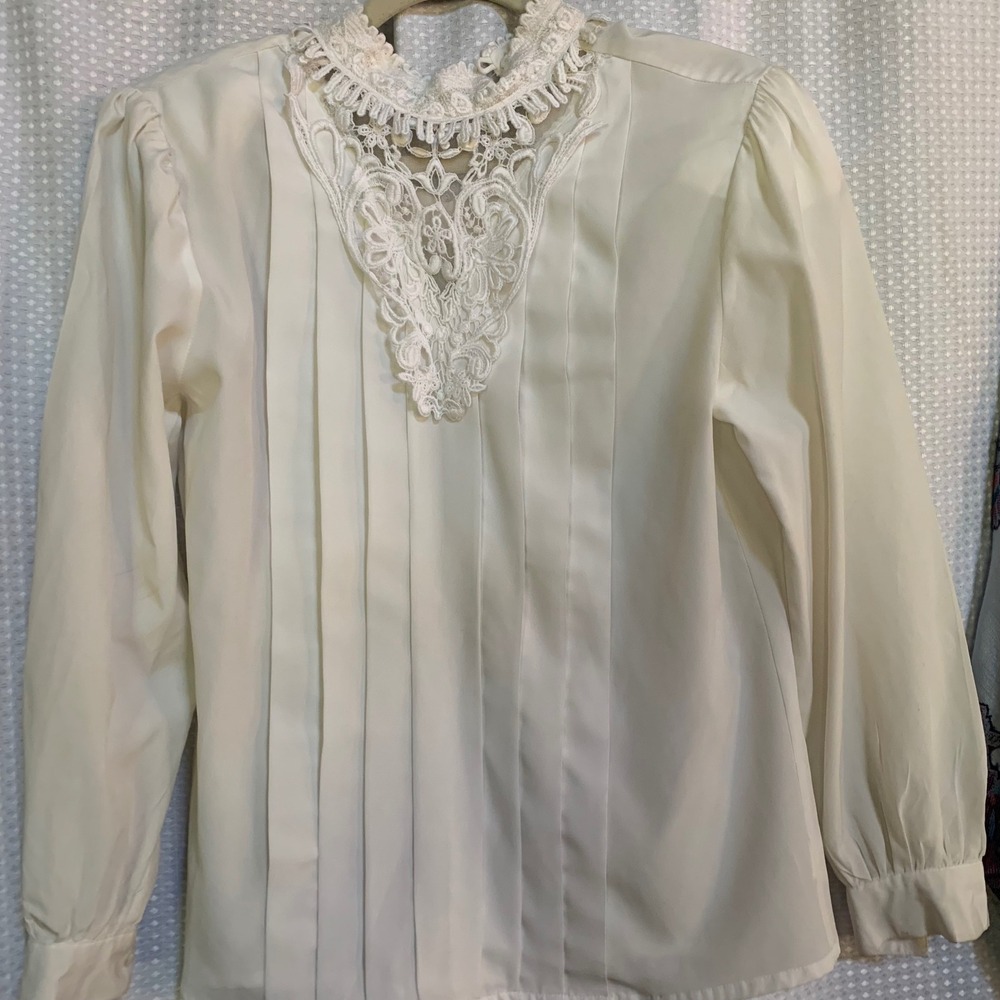 NOTE: Worthington Ivory Lace Bib Pintuck Pleated High Neck Blouse Vintage Sz 10